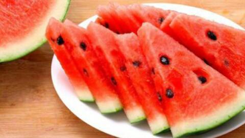 晚上吃酸瓜视频,揭秘晚上吃酸瓜的神奇魅力